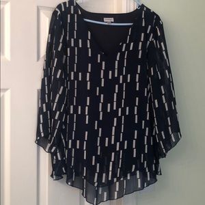 Avenue v-neck blouse